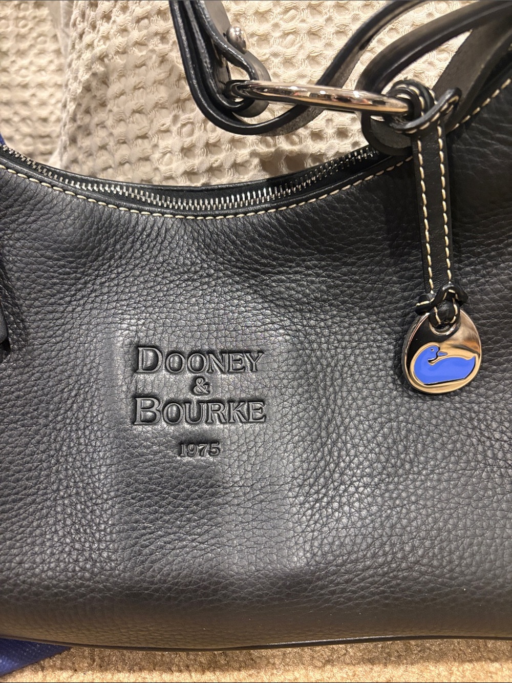 Dooney & Bourke shoulder bag - Picture 2 of 7
